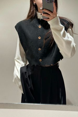 Layered Loose Fit Knitted Vest Cardigan - Sleeveless Short Outerwear Top for Women, Casual Chic Style