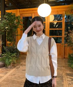 Layered V-Neck Knitted Vest for Women - Versatile Sleeveless Cardigan with Cable Knit Design, Perfect for 90s and Y2K Styles