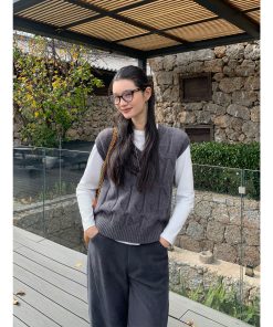 Layered V-Neck Knitted Vest for Women - Versatile Sleeveless Cardigan with Cable Knit Design, Perfect for 90s and Y2K Styles