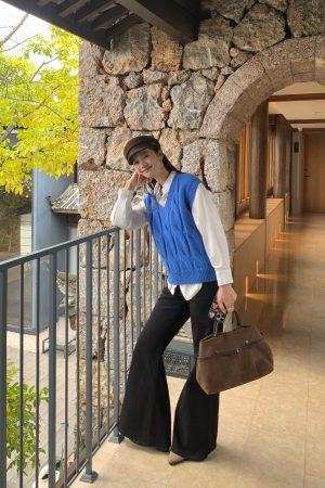 Layered V-Neck Knitted Vest for Women - Versatile Sleeveless Cardigan with Cable Knit Design, Perfect for 90s and Y2K Styles