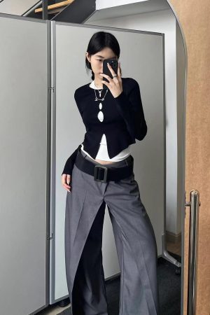 Layered Women's Outfit, Hollow Round Neck Long Sleeve Knitted Top, Reversible Slim-Fit Shirt for Fall, Casual Fashion