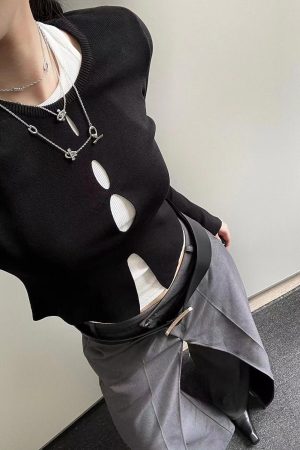 Layered Women's Outfit, Hollow Round Neck Long Sleeve Knitted Top, Reversible Slim-Fit Shirt for Fall, Casual Fashion