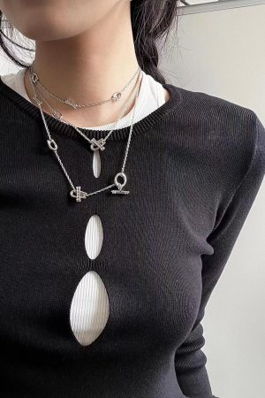 Layered Women's Outfit, Hollow Round Neck Long Sleeve Knitted Top, Reversible Slim-Fit Shirt for Fall, Casual Fashion
