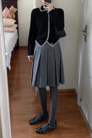 Lazy Style Black Knitted Cardigan for Women with Doll Collar - Cozy Loose Outerwear for Autumn Fashion