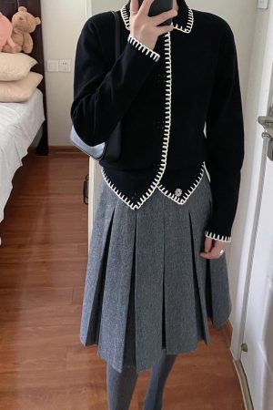 Lazy Style Black Knitted Cardigan for Women with Doll Collar - Cozy Loose Outerwear for Autumn Fashion