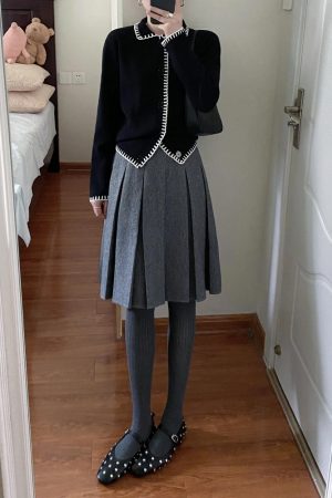 Lazy Style Black Knitted Cardigan for Women with Doll Collar - Cozy Loose Outerwear for Autumn Fashion