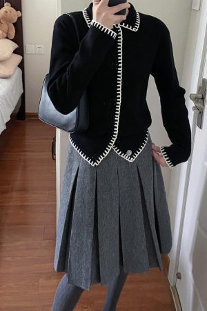 Lazy Style Black Knitted Cardigan for Women with Doll Collar - Cozy Loose Outerwear for Autumn Fashion