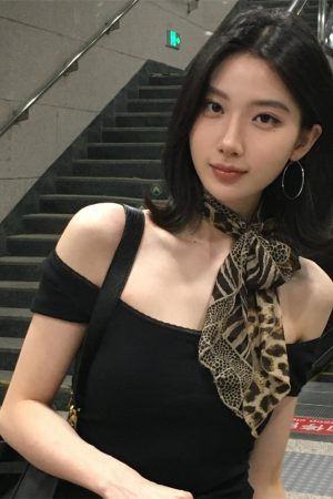 Leopard Print Long Silk Scarf for Women - Spicy Girl Summer Neck Accessory, Versatile Retro Fashion Statement