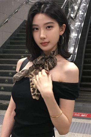 Leopard Print Long Silk Scarf for Women - Spicy Girl Summer Neck Accessory, Versatile Retro Fashion Statement