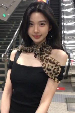 Leopard Print Long Silk Scarf for Women - Spicy Girl Summer Neck Accessory, Versatile Retro Fashion Statement