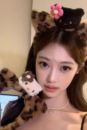 Leopard Print Plush Cat Headband for Women - Cozy Hairband for Face Washing, Mask Application, Autumn & Winter Accessory