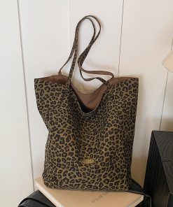 Leopard Print Shoulder Bag, Retro High-End Underarm Tote, Large Capacity Stylish Handbag for Women, Autumn 2025 Fashion