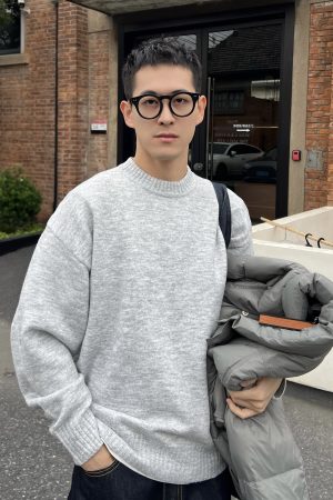 Light Gray Round Neck Sweater for Men, Korean Style Casual Knit Top, Autumn Winter Fashion Essential