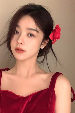 Light Luxury Bowknot Pearl Ear Clips for Women - No Ear Holes, Retro Minimalist Design for Y2K and High-End Fashion Looks