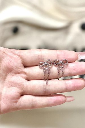 Light Luxury Butterfly Knot Tassel Earrings - High-End Design Ear Studs for Gentle Temperament and Versatile Style