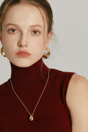 Light Luxury Concave-Convex Half-Circle Shiny Earrings - Exaggerated Minimalist Women's C-Shaped Ear Hoops in European and American Style