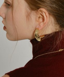 Light Luxury Concave-Convex Half-Circle Shiny Earrings - Exaggerated Minimalist Women's C-Shaped Ear Hoops in European and American Style