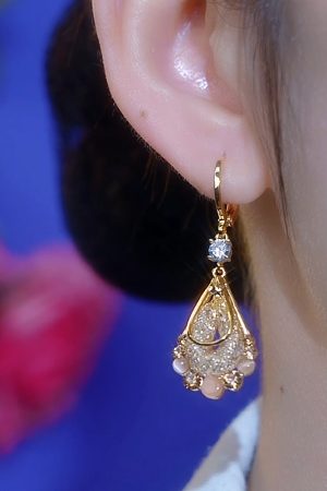 Light Luxury Diamond-Studded Mesh Water Drop Earrings - Versatile Elegant Niche Fashion Accessories for 2025