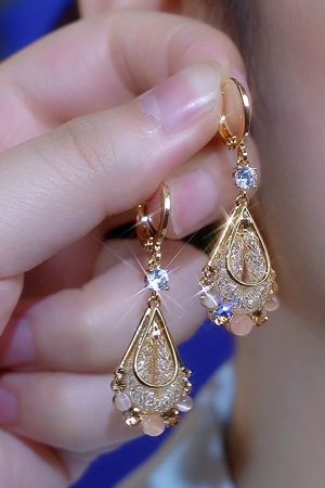 Light Luxury Diamond-Studded Mesh Water Drop Earrings - Versatile Elegant Niche Fashion Accessories for 2025