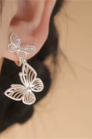 Light Luxury Hollow Butterfly Earrings for Women - Versatile Skin-Tone Enhancing Studs, Niche High-End Fashion Jewelry
