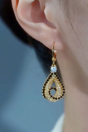 Light Luxury Mesh Water Droplet Hollow Drop Earrings - Elegant French-Inspired Design, Versatile High-End Ear Accessories