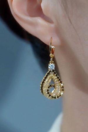 Light Luxury Mesh Water Droplet Hollow Drop Earrings - Elegant French-Inspired Design, Versatile High-End Ear Accessories