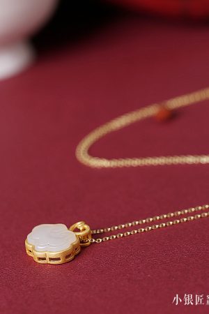 Light Luxury Pure Silver Hetian Jade Ruyi Cloud Longevity Lock Pendant Necklace - Chinese Style Gold Inlaid Jewelry for Women