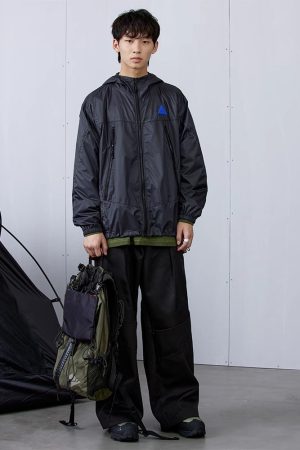 Lightly Lined Decorative Ultra-Light Sunscreen Outdoor Skin Jacket - Stylish Sun Protection for Outdoor Activities