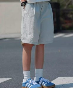 Lightweight Minimalist Solid Color Quick-Dry Sports Shorts for Men and Women - Breathable Casual Beach Five-Point Pants