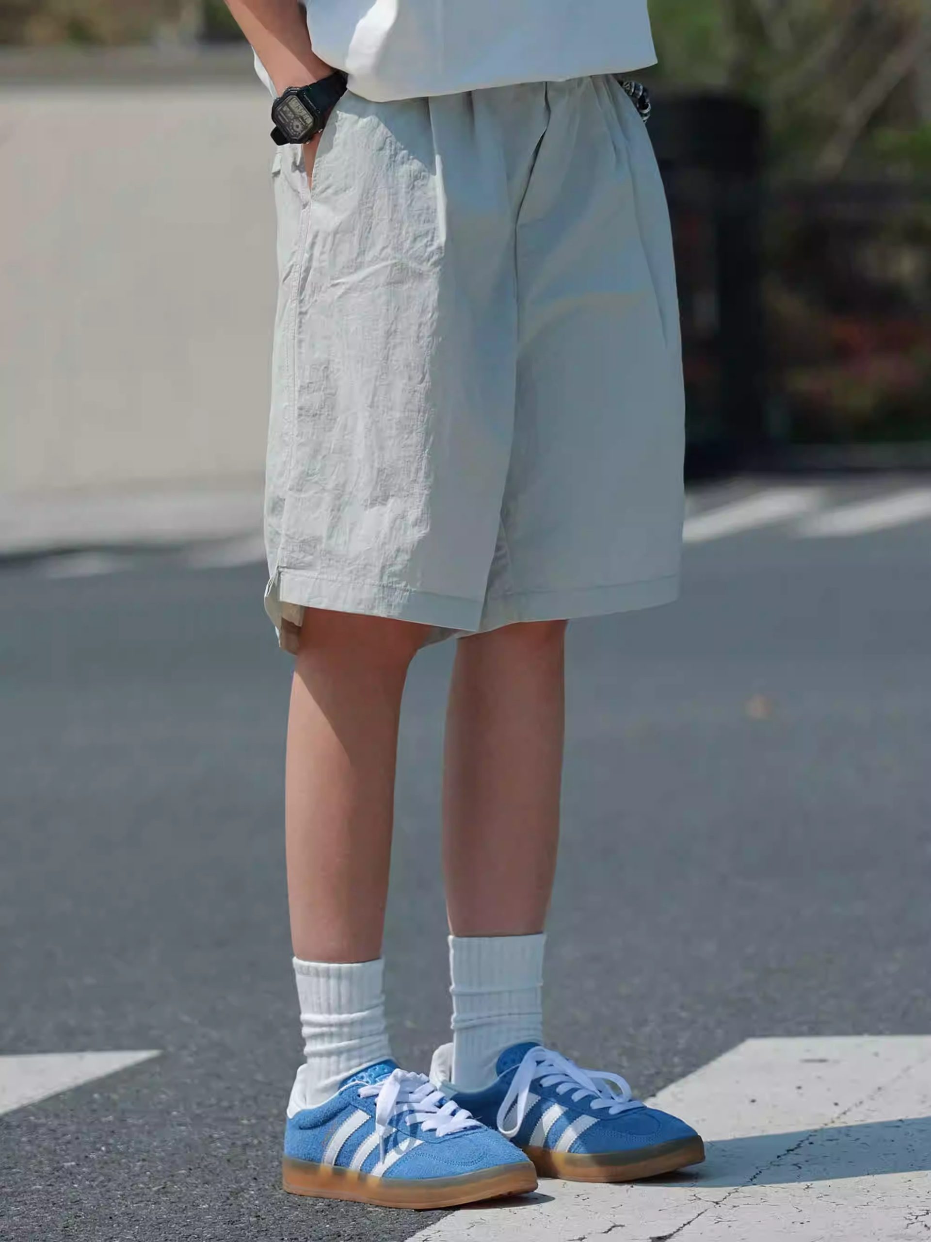 Lightweight Minimalist Solid Color Quick-Dry Sports Shorts for Men and Women - Breathable Casual Beach Five-Point Pants