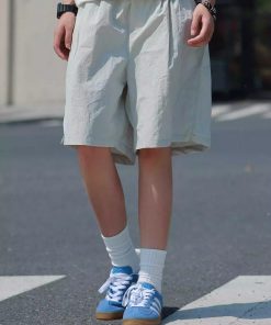 Lightweight Minimalist Solid Color Quick-Dry Sports Shorts for Men and Women - Breathable Casual Beach Five-Point Pants