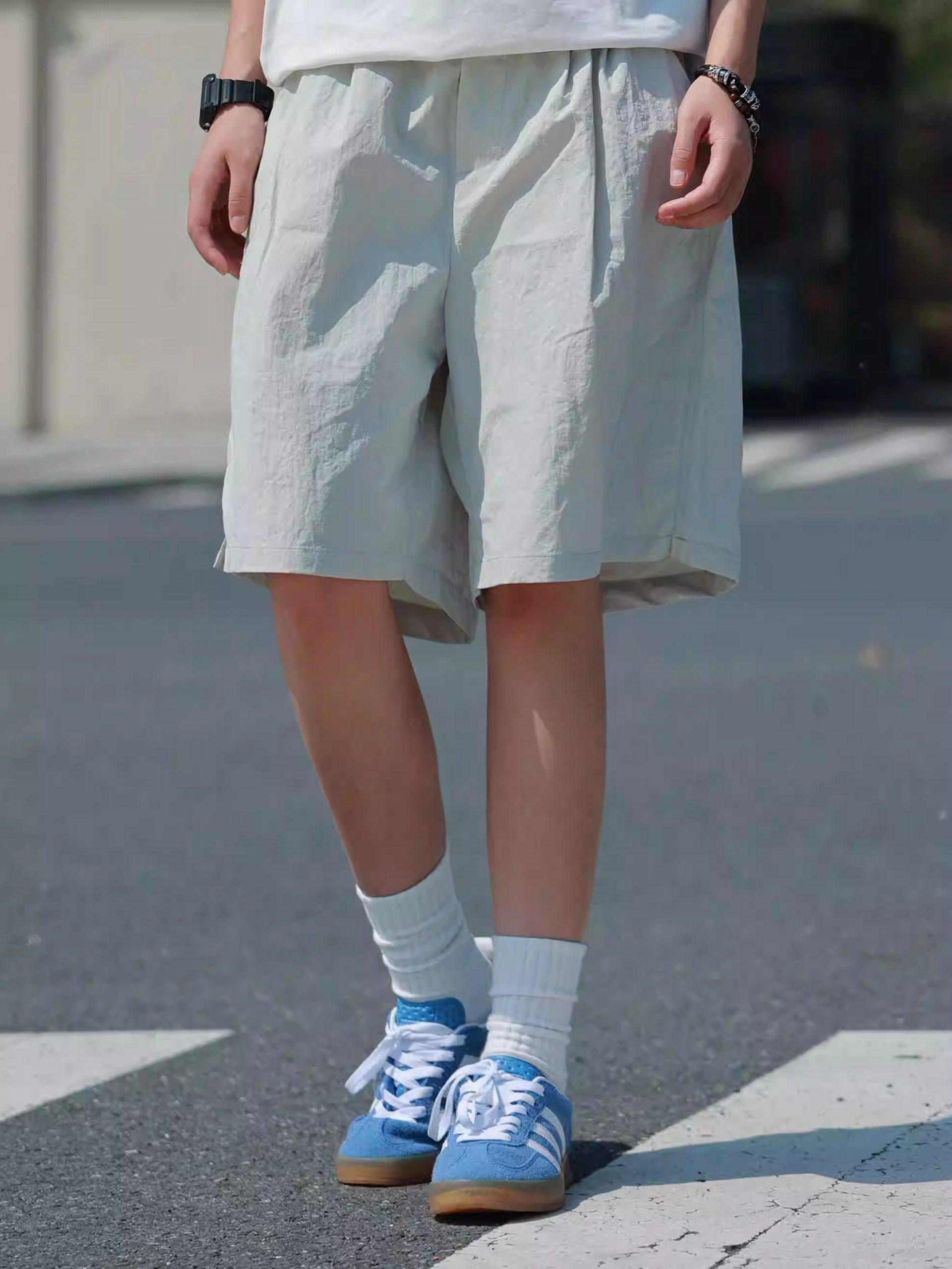 Lightweight Minimalist Solid Color Quick-Dry Sports Shorts for Men and Women - Breathable Casual Beach Five-Point Pants