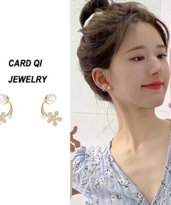 Lightweight Pearl Flower Stud Earrings for Women, 2025 Trendy Luxury Design, Exquisite Niche Ear Accessories