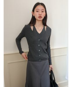 Lightweight V-Neck Faux Two-Piece Wool Knitted Cardigan for Commuting - Stylish and Machine Washable, Perfect for Y2K Fashion