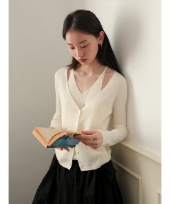 Lightweight V-Neck Faux Two-Piece Wool Knitted Cardigan for Commuting - Stylish and Machine Washable, Perfect for Y2K Fashion