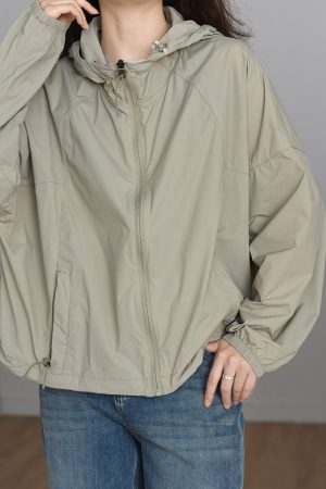 Lightweight Waterproof Sun Protection Jacket with UPF 150+, Breathable Outdoor Performance Wear for Summer Activities
