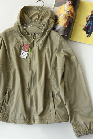 Lightweight Waterproof Sun Protection Jacket with UPF 150+, Breathable Outdoor Performance Wear for Summer Activities