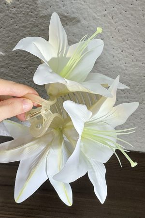 Lily Flower Hair Clip - Luxurious Shark Clip Headwear for Sweet Temperament, Vacation Style, Perfect for Photo Shoots