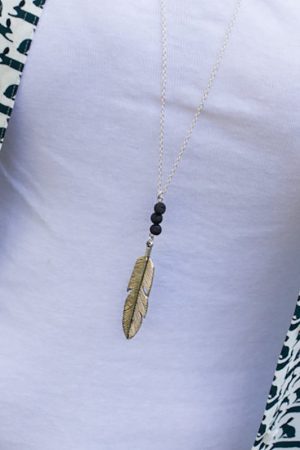 Long Arrow Pendant Necklace for Women - Fashionable Volcanic Stone Jewelry, Versatile European and American Style Accessories