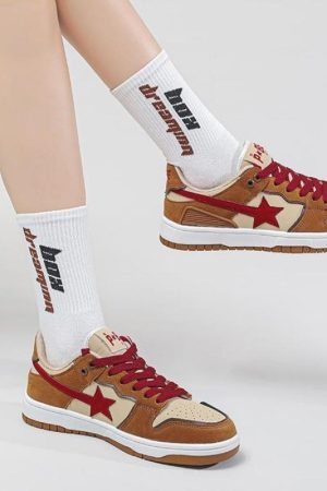 Looks Minimalistas, Trajes Femininos - Star Embroidered Multicolor Sneakers