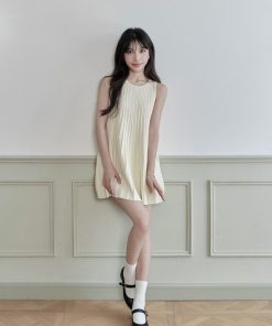 Loose and Slimming Pleated Doll Skirt Dress in Ice Silk Knit - Stylish Sleeveless Design for 90s and Y2K Fashion Lovers