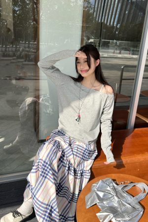 Loose Casual Lightweight Breathable One-Shoulder Layered Long Sleeve T-Shirt for Early Autumn Stylish Look