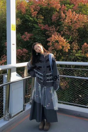 Loose Fit Gray Knitted Cardigan Sweater Coat with Horn Buttons for Women - Casual Pumpkin/Wild Daydream Style