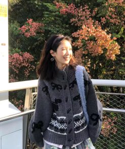 Loose Fit Gray Knitted Cardigan Sweater Coat with Horn Buttons for Women - Casual Pumpkin/Wild Daydream Style