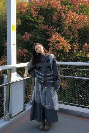 Loose Fit Gray Knitted Cardigan Sweater Coat with Horn Buttons for Women - Casual Pumpkin/Wild Daydream Style