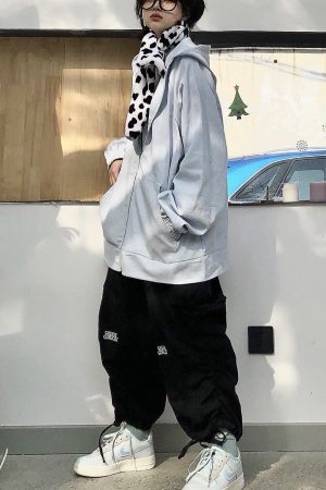 Loose Japanese Style Tapered Cargo Pants with Pleats and Embroidery - Unisex Versatile Streetwear Lantern Pants