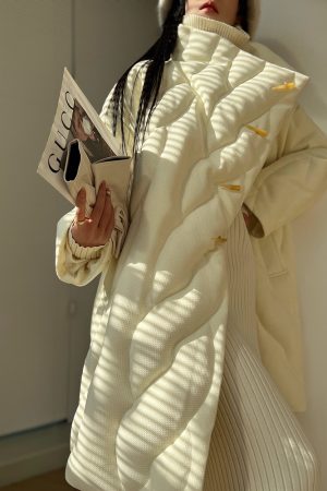 Loose Mid-Length 90s White Duck Down Puffer Jacket with Toggle Button - Stylish Korean Style Outerwear for Ultimate Warmth and Comfort