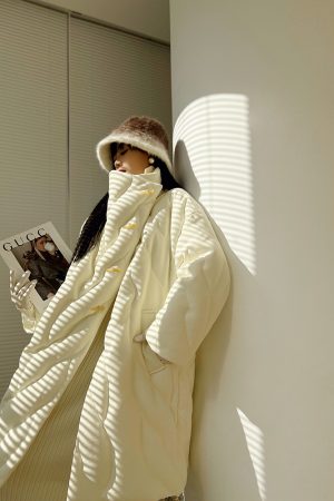 Loose Mid-Length 90s White Duck Down Puffer Jacket with Toggle Button - Stylish Korean Style Outerwear for Ultimate Warmth and Comfort