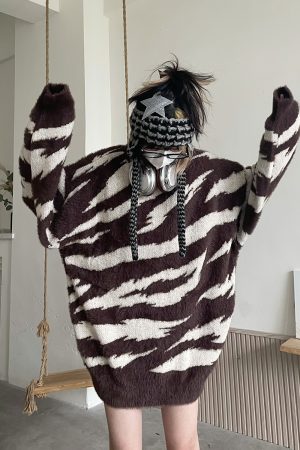 Loose Striped Wool Sweater for Women in Seahorse Design - Trendy Japanese and Korean Knitwear, Perfect for Y2K and 90s Style Fashion.