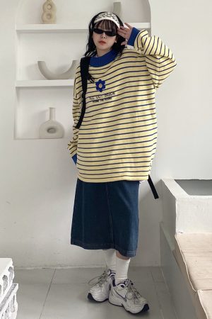 Loose Thick Striped Knitted Sweater with Embroidery - Round Neck, Unisex, Japanese and Korean Style, Autumn Winter Fashion